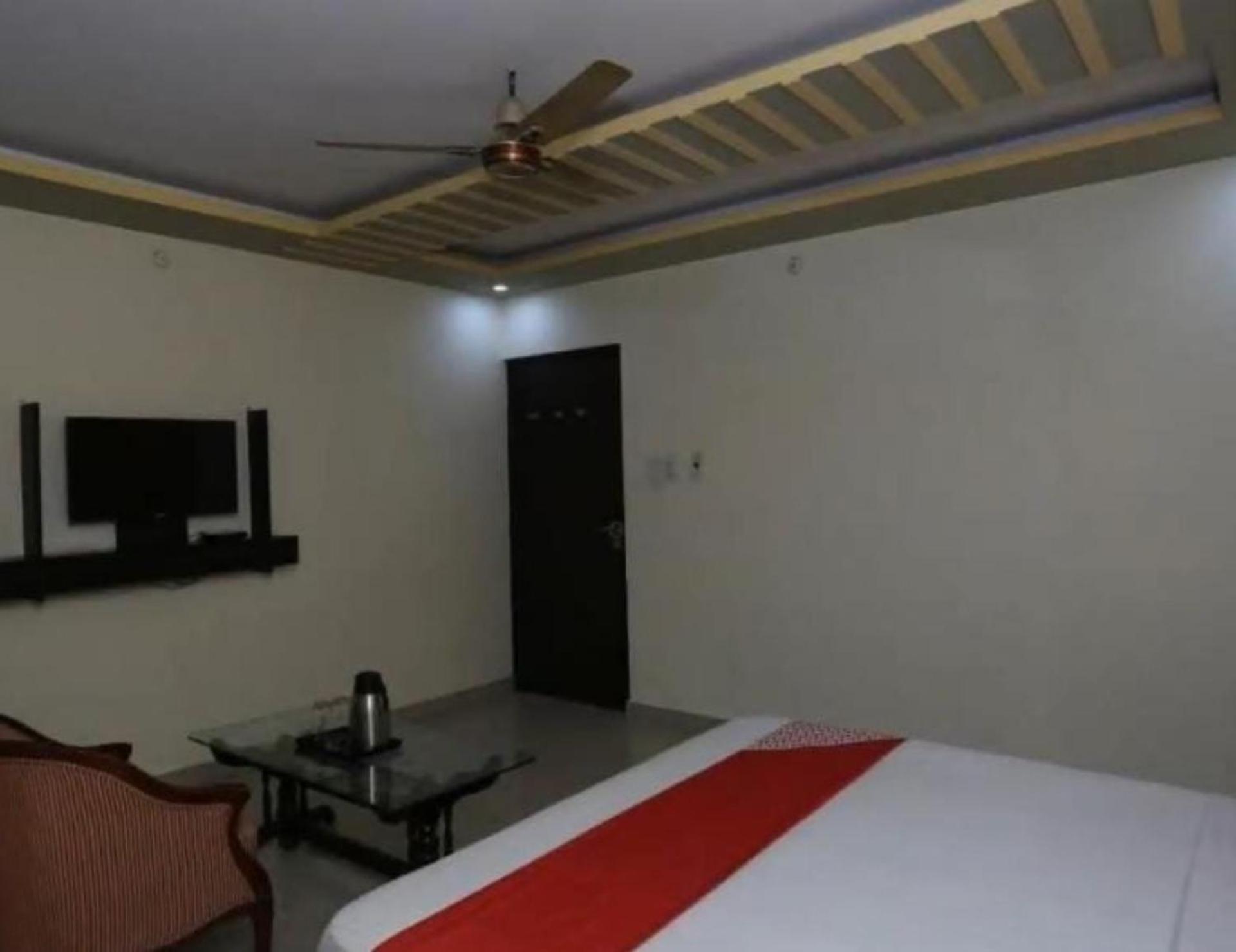 Hotel S K Palace Lucknow , Best Hotel In Lucknow , Hotel In Transport Nagar Lucknow ,Budget Hotels In Lucknow Ngoại thất bức ảnh